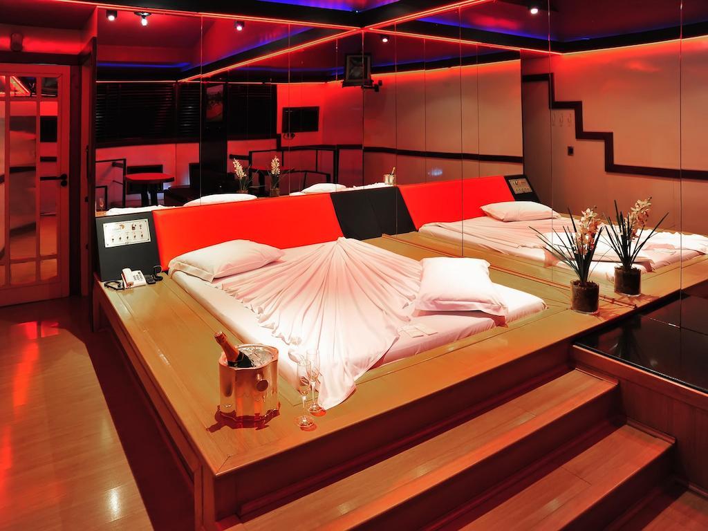 Motel Sunset (Adults Only) بيلو هورزونتي الغرفة الصورة