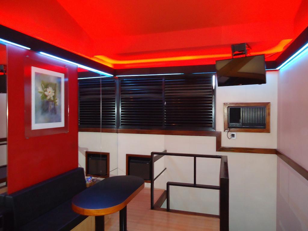 Motel Sunset (Adults Only) بيلو هورزونتي الغرفة الصورة
