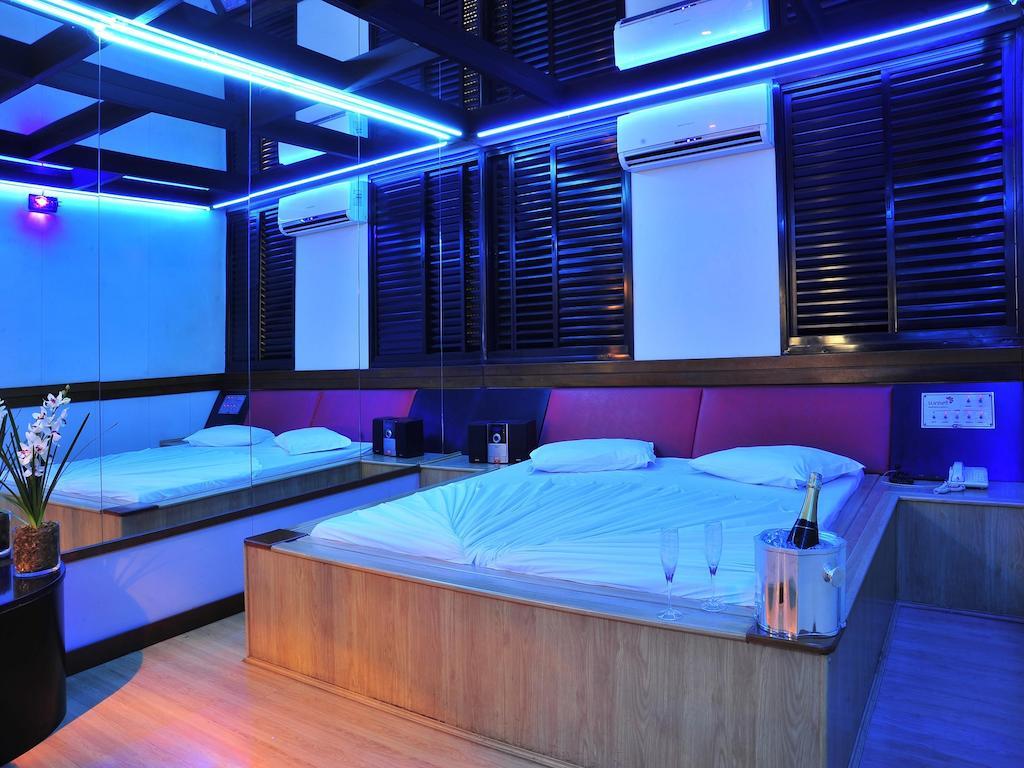 Motel Sunset (Adults Only) بيلو هورزونتي الغرفة الصورة